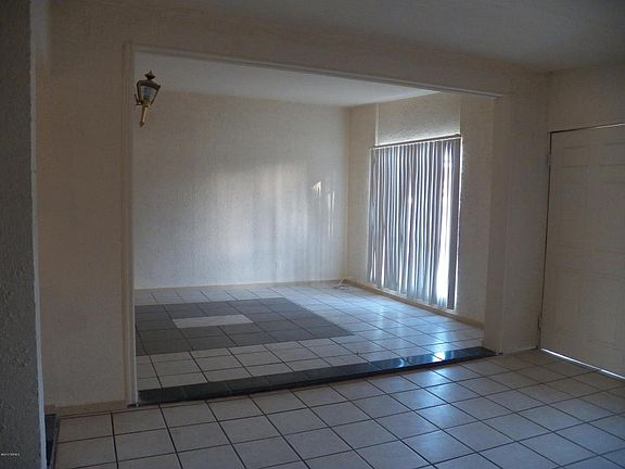 4th image of 534 W Calle Margarita
