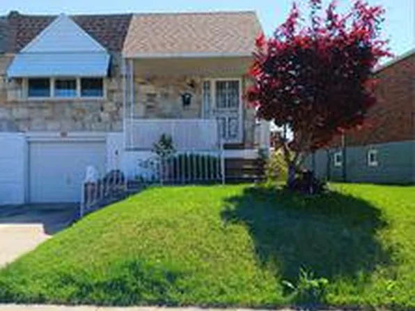 9761 Wistaria St, Philadelphia, PA 19115