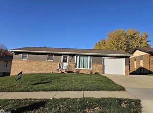 641 Alta Vista Dr, Carroll, IA 51401