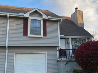 1114 SE 8th St, Lees Summit, MO 64063
