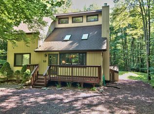 199 Cumberland Rd, Pocono Pines, PA 18350