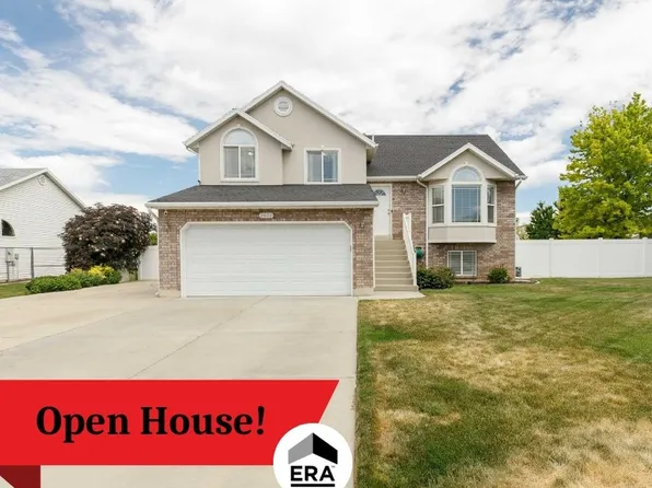2402 W 2375 N, Clinton, UT 84015
