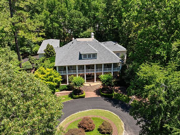2nd image of 710 Walnut Dr