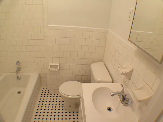 Rented by Glasser Realty LLC | media 18