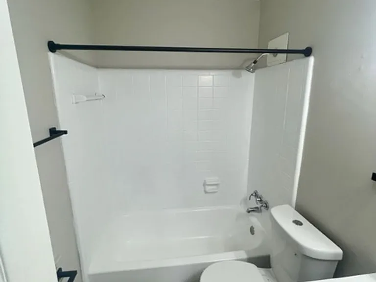 2909 Burgess Dr — Photo 18