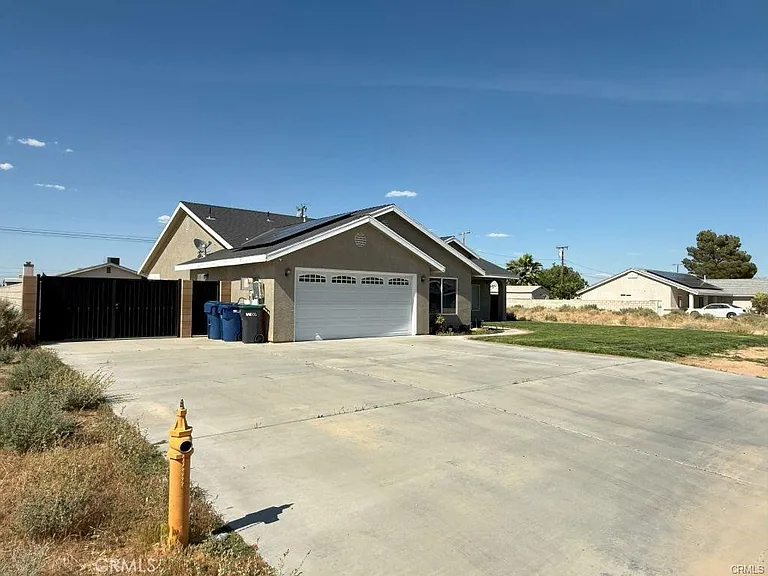 9425 Evelyn Ave — Photo 1