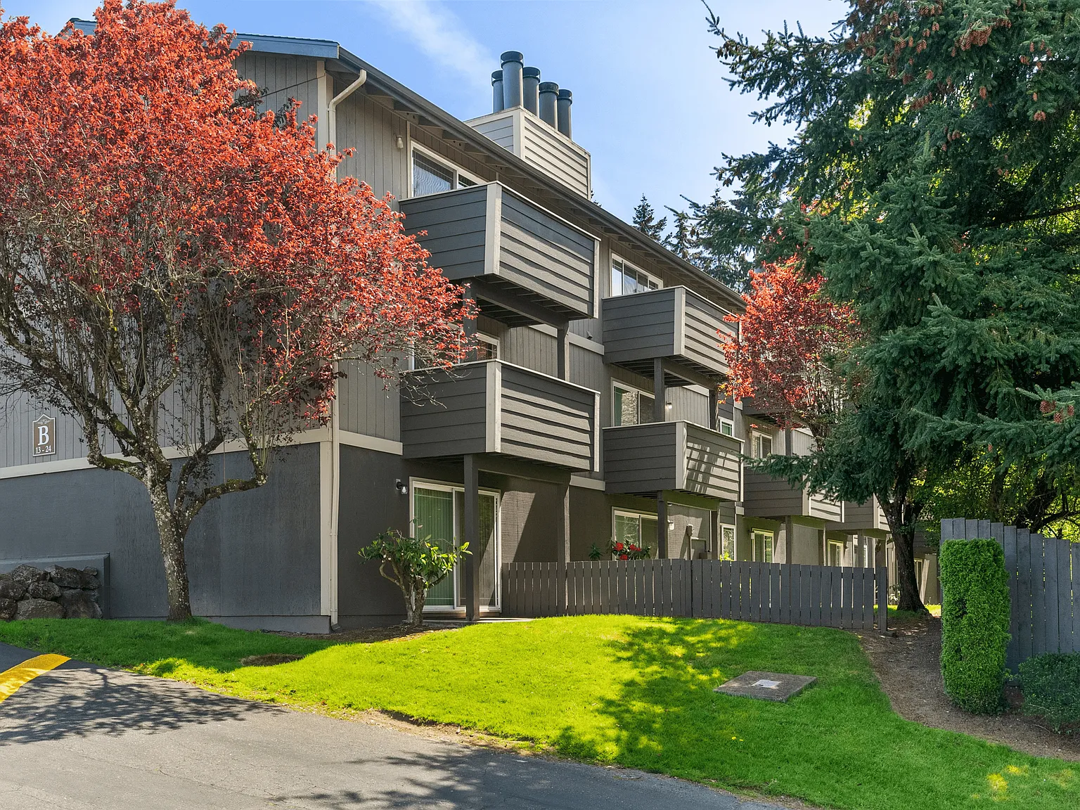 Warner Park Apartments — Photo 1