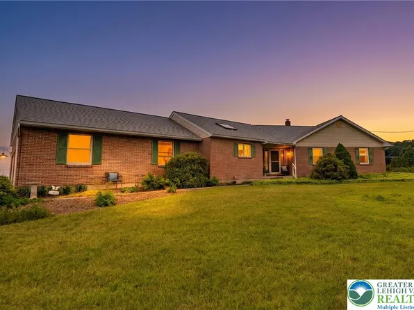 121 Hartzell Ferry Rd, Mount Bethel, PA 18343