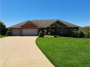 14136 Cypress Point, Dubuque, IA 52002