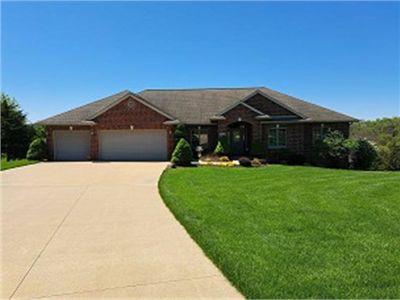 14136 Cypress Point, Dubuque, IA, 52002
