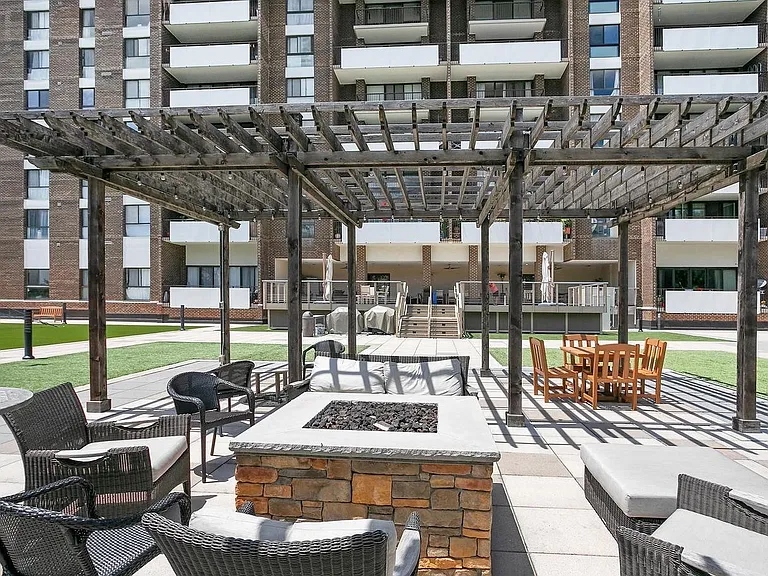 250 S Reynolds St #304 — Photo 30