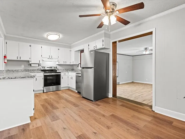 423 Sheffield Dr — Photo 21