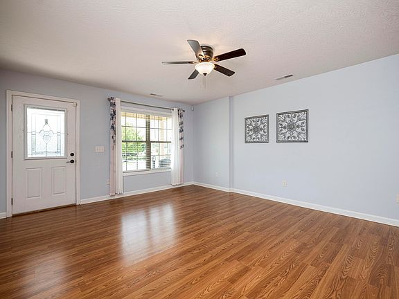 4th image of 523 Cady Dr