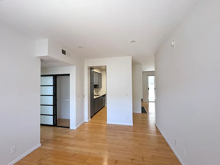 2481 S Corinth Ave — Photo 7