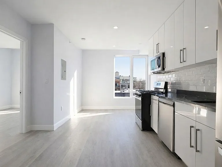 142 Huron St #5A — Photo 1