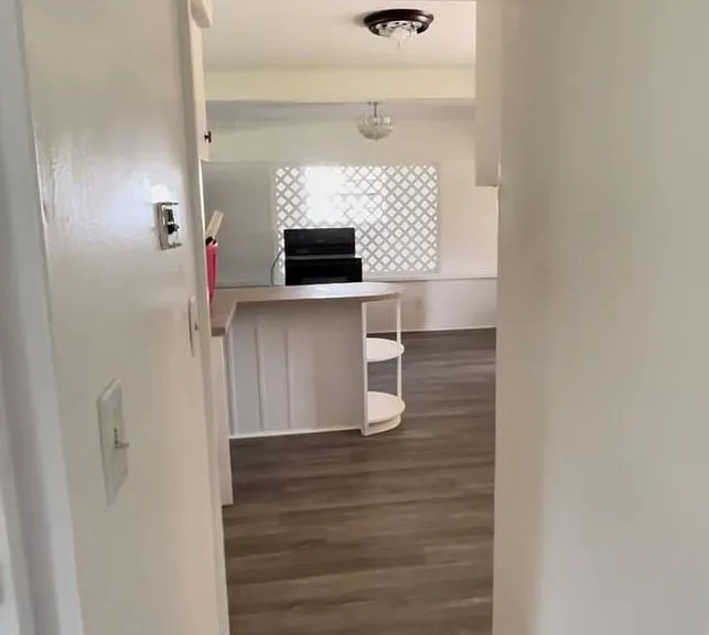 1608 Pine Ave — Photo 3