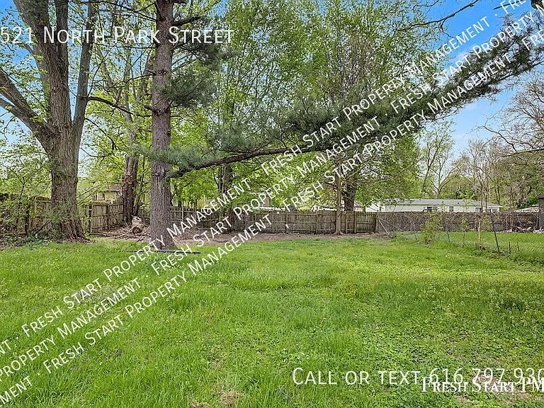 1521 N Park St — Photo 7