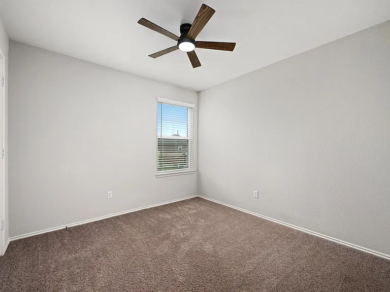 129 Purple Heart Dr — Photo 21