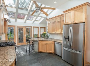 209 Foss Dr, Nyack, NY 10960