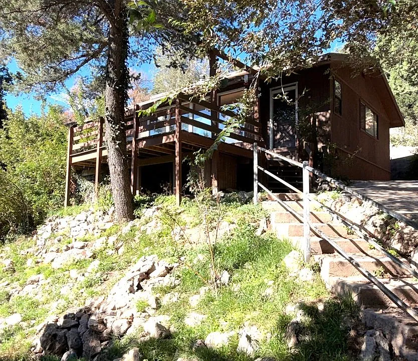 910 Laborcita Canyon Rd