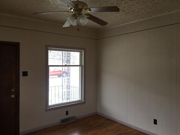 5th image of 1108 N Broadway St