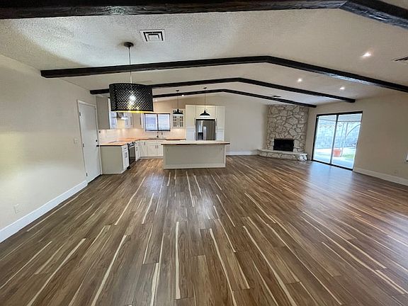 2nd image of 2413 Vista Colina St