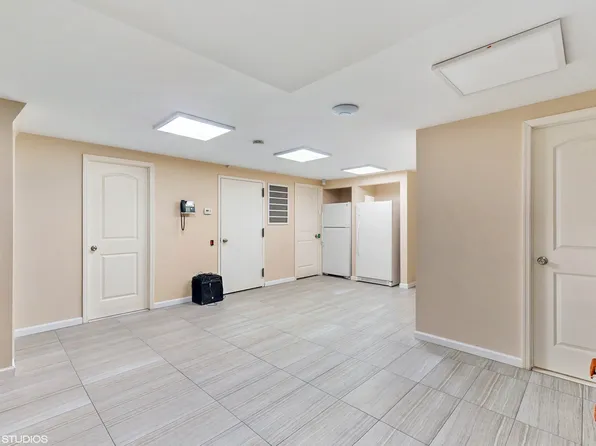 3832 Lyme Avenue image 24 of 29