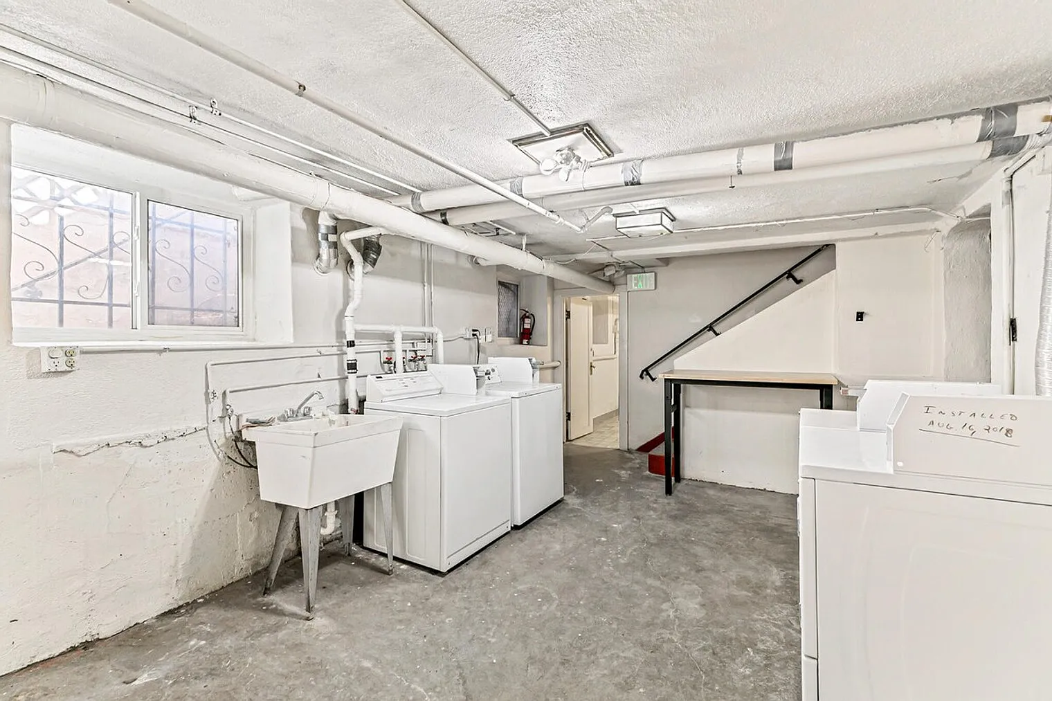 2 bed, 1.0 bath, $3,518 — Photo 4