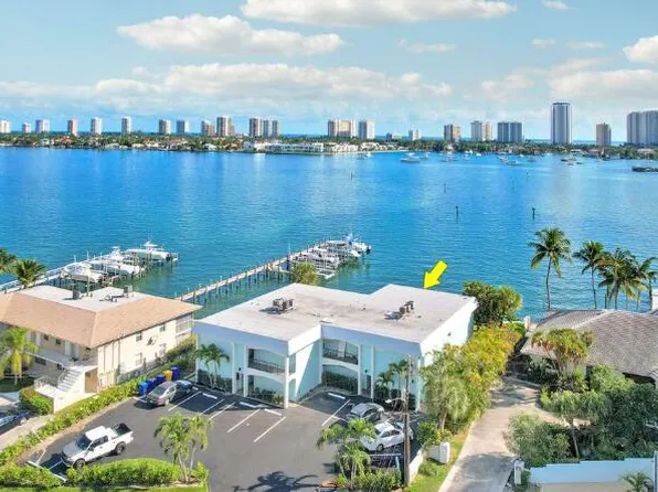 360 Wilma Cir, Riviera Beach, FL