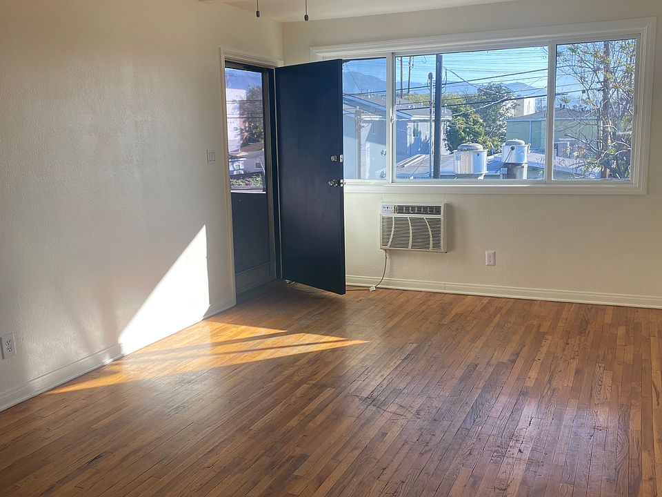 1st image of 5636 Cahuenga Blvd #B