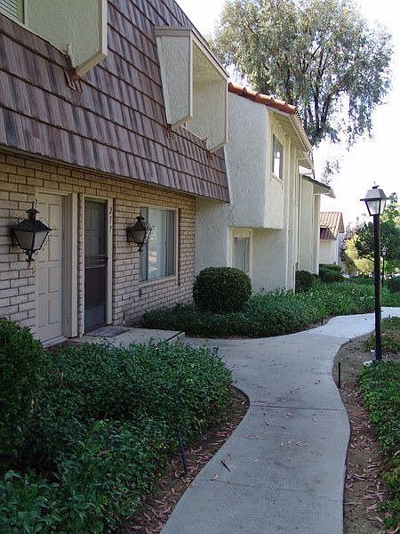 1st image of 275 Green Moor Pl