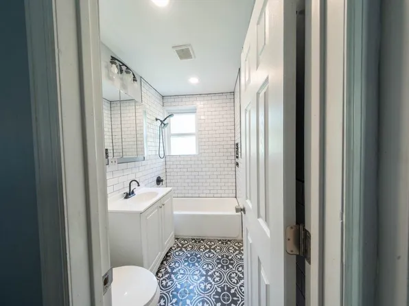 17 Bayside Place image 8 of 13