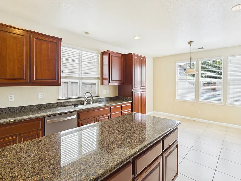 8200 Sienna Loop — Photo 7
