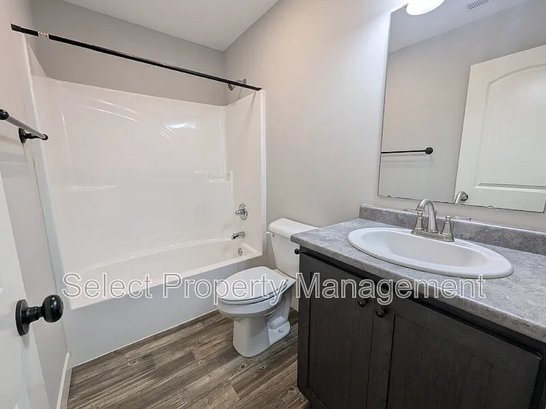 1408 Sacred Oak Ct — Photo 17