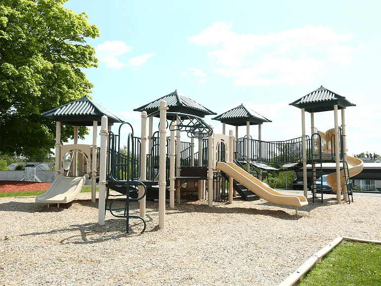 Woodland Lakes Apartments — Photo 20