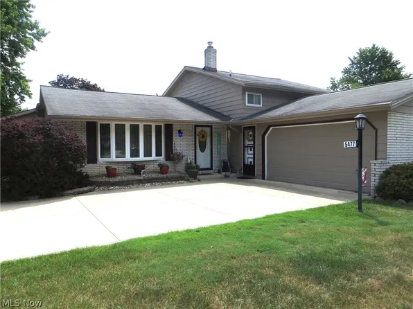 5477 Dorothy Dr, North Olmsted, OH 44070