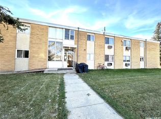 15 4th Ave, Maple Creek, SK S0N1N0