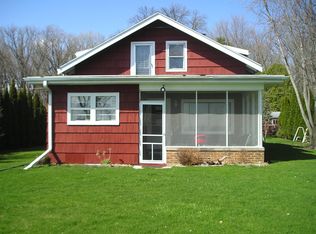 4946 Island View Dr, Oshkosh, WI 54901