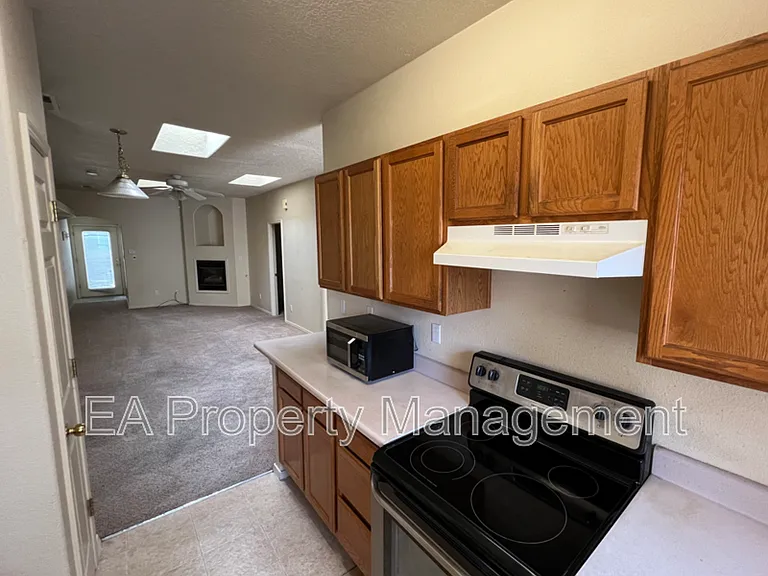 10316 Gutierrez Rd NE — Photo 8