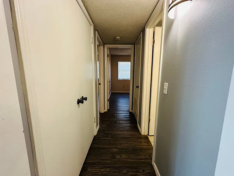 6034 Nw Expy #B — Photo 10