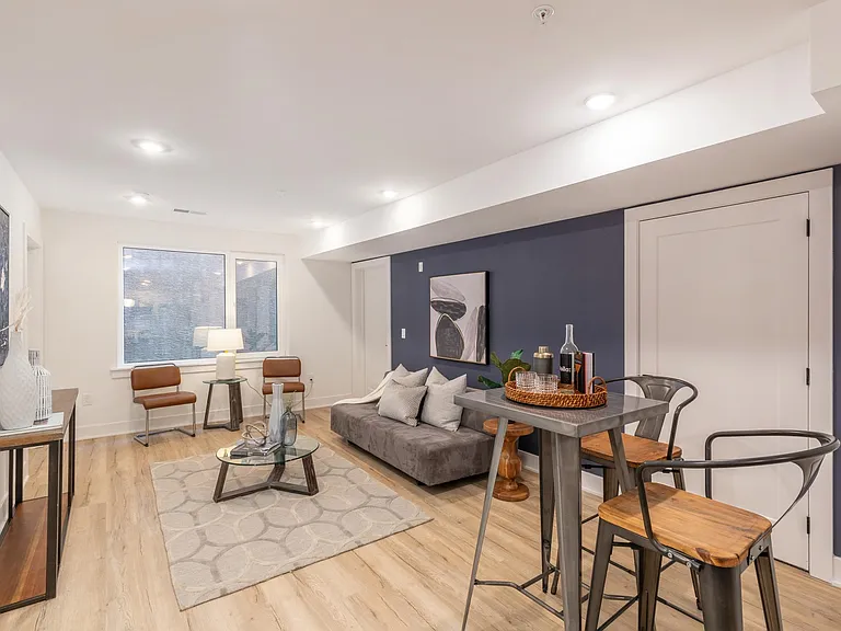 629 W Girard Ave — Photo 10
