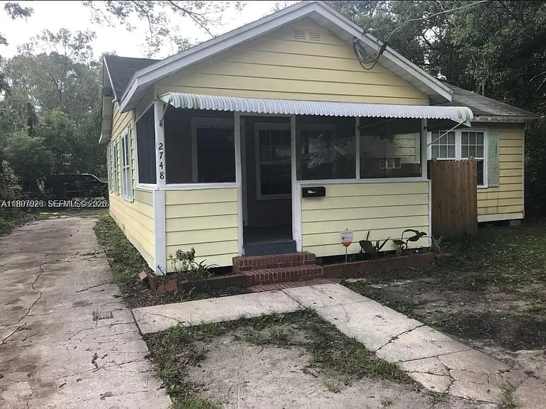 2748 Broadway Ave — Photo 13