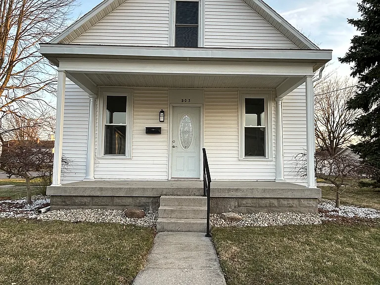 503 W 3rd St — Photo 2