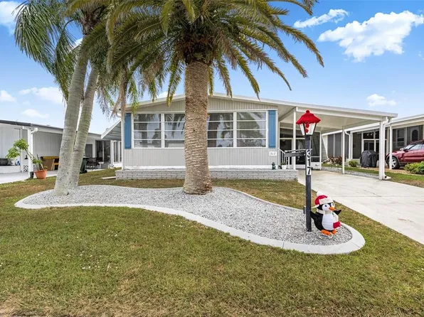 317 Estrada, North Port, FL 34287