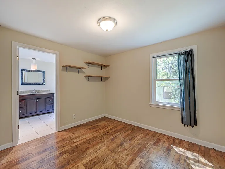 15642 5th Ave NE — Photo 9