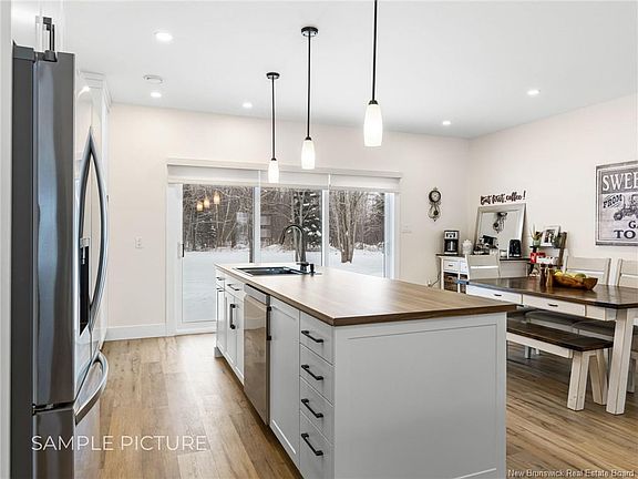 4th image of 20 Normand Ln