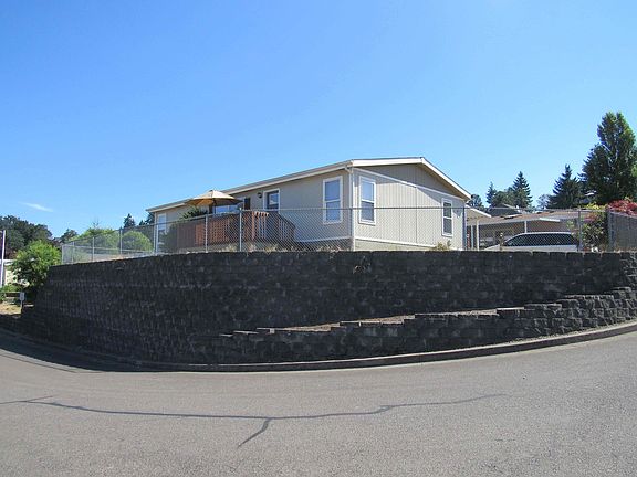 Exterior - corner lot