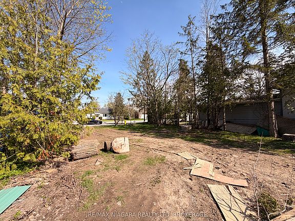 4th image of 3797 Main St