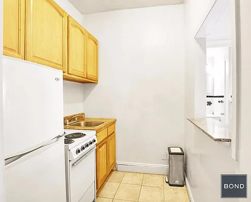 Rented by Bond New York | media 23