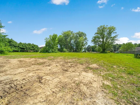 153 S High St, Hebron, OH 43025